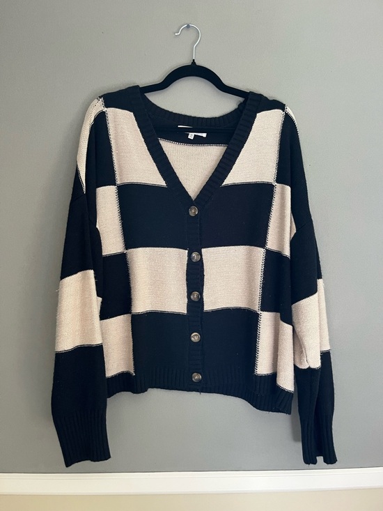 Ultra Flirt Sweaters - Black and Cream Checkered V-Neck Button Cardigan Sweater Long Sleeves 3X Preppy
